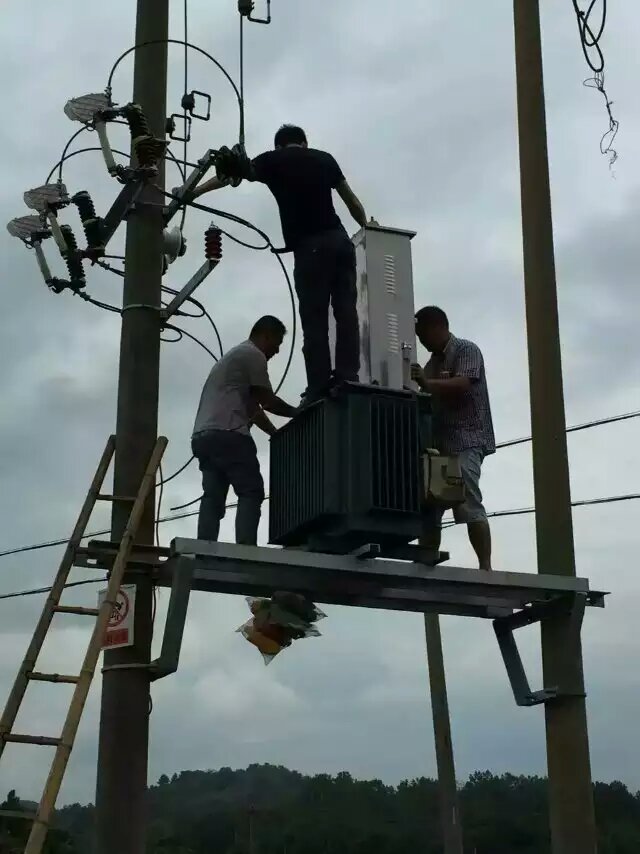 油浸式變壓器安裝現(xiàn)場